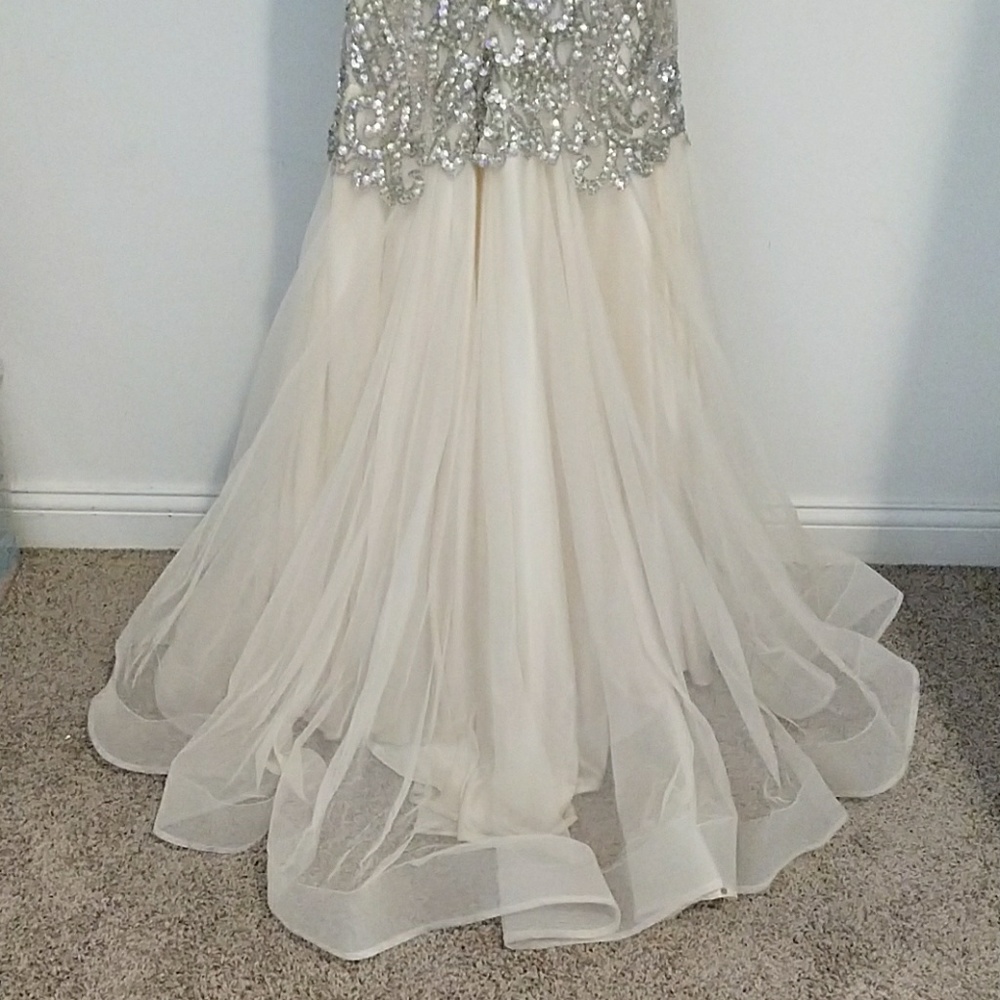 Stunning Prom Dress, sz 4 - Picture 6 of 9